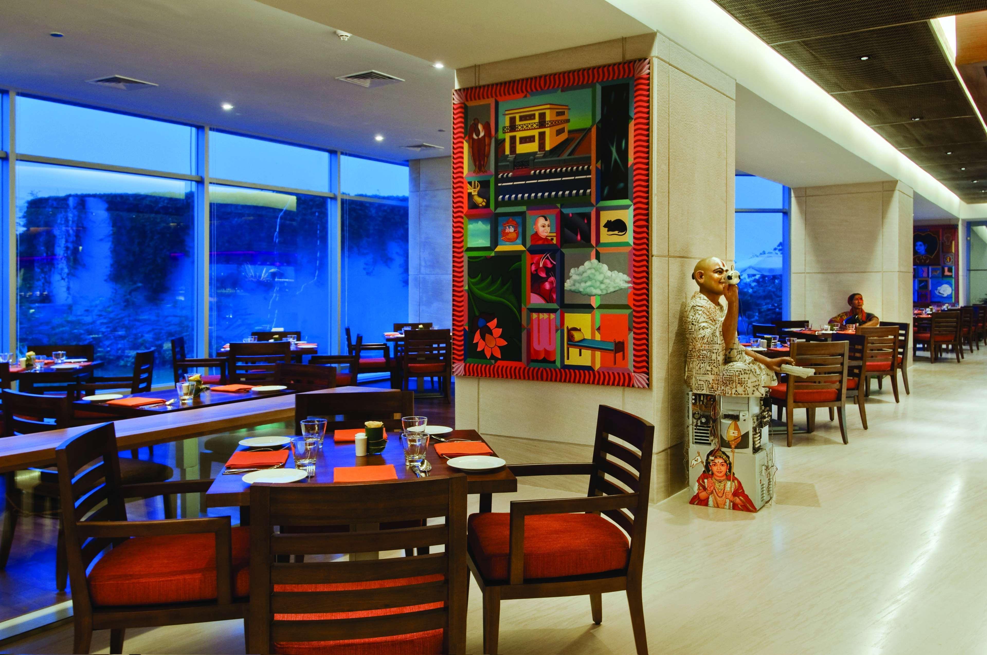 Отель Hyatt Regency Ченнаи Экстерьер фото The restaurant