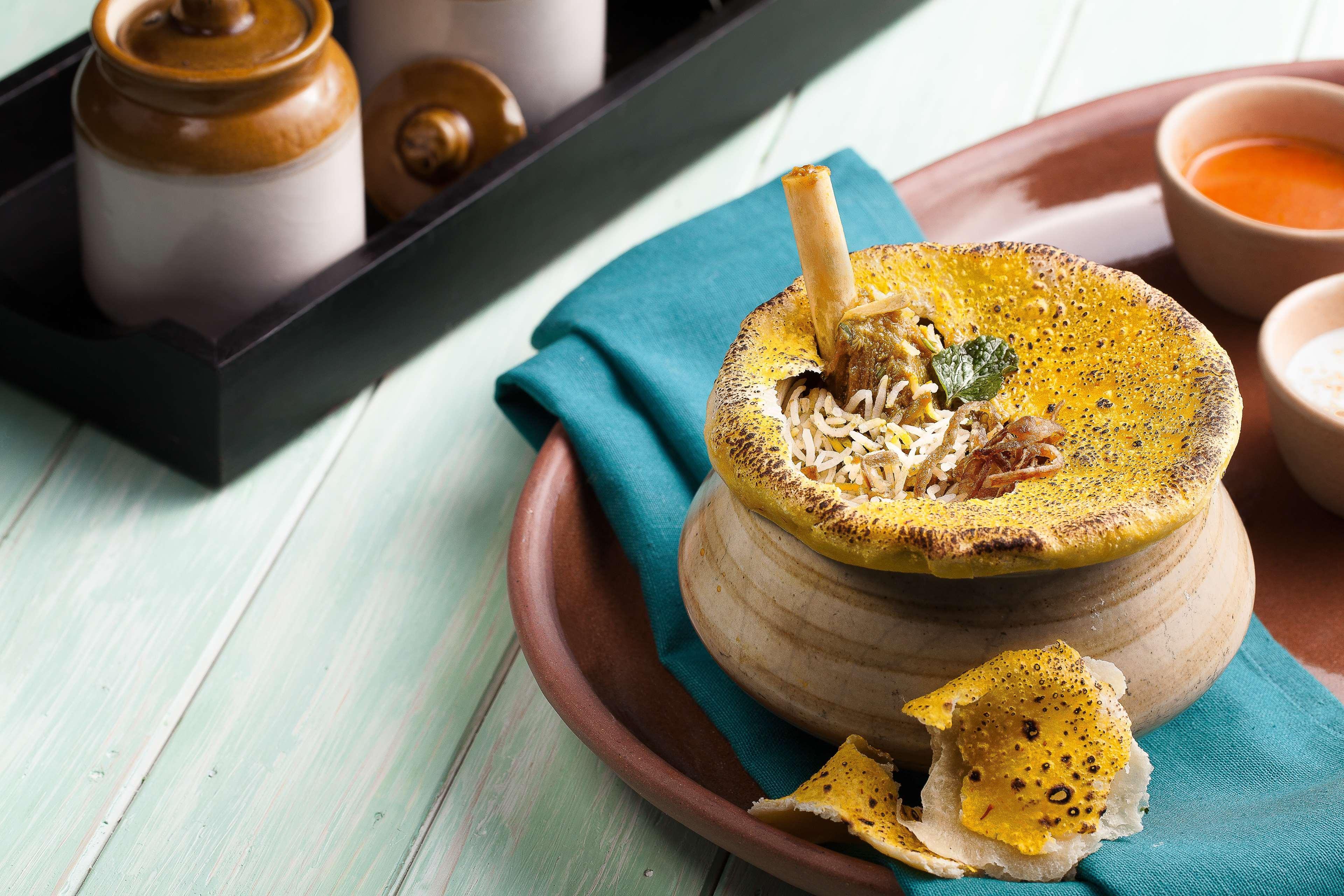 Отель Hyatt Regency Ченнаи Экстерьер фото Hyderabadi biryani